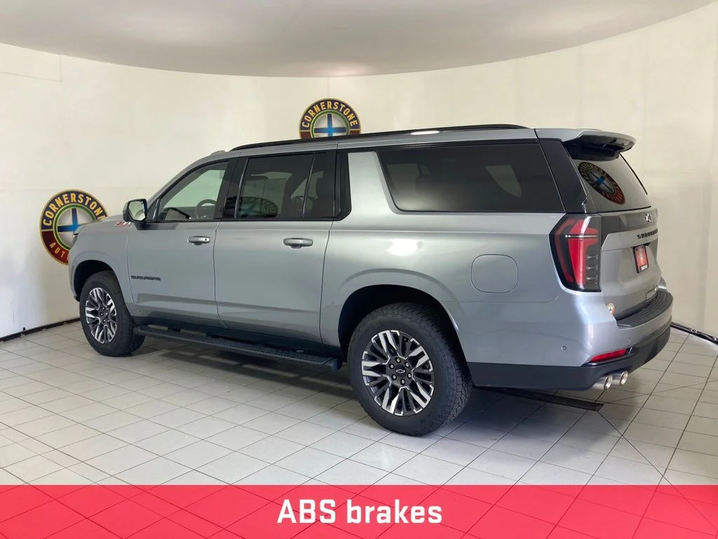 Used 2025 Gray Chevrolet Z71 image 24