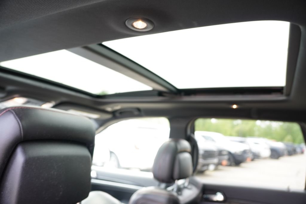 Used 2020 Diamond Black Crystal Pearlcoat Jeep Trailhawk image 5