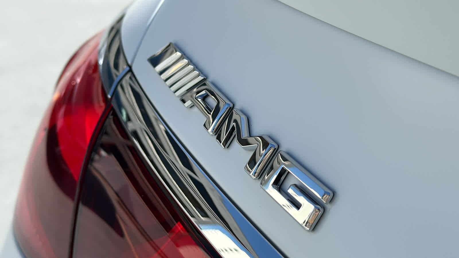 New 2026 MANUFAKTUR Moonlight White Magno Mercedes-Benz AMG® E 53 E image 10