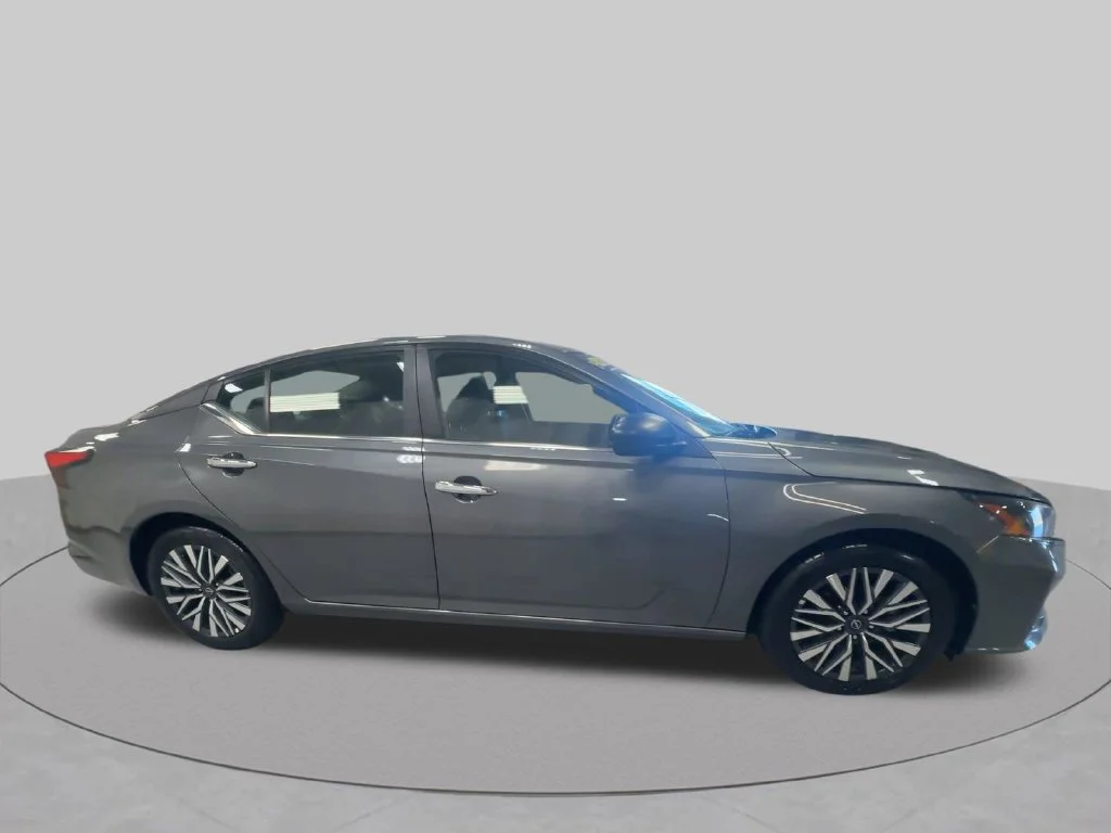 Certified Used 2025 Gun Metallic Nissan SV image 2