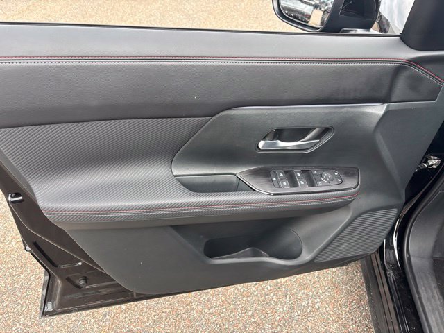 Certified Used 2025 Super Black Nissan SR image 14