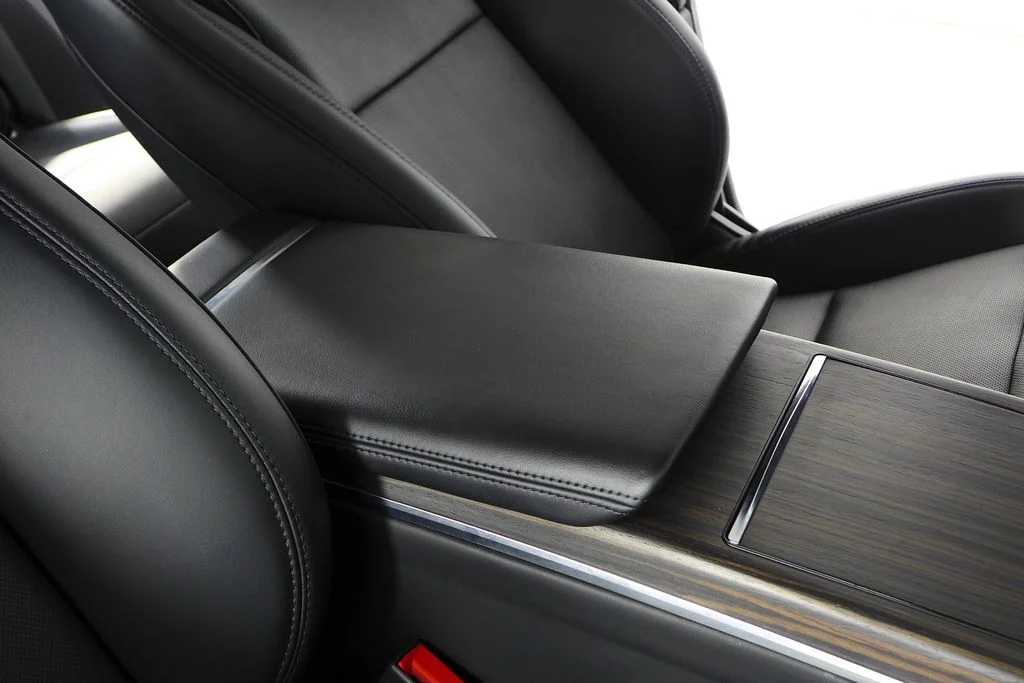 Used 2024  Tesla Base image 16