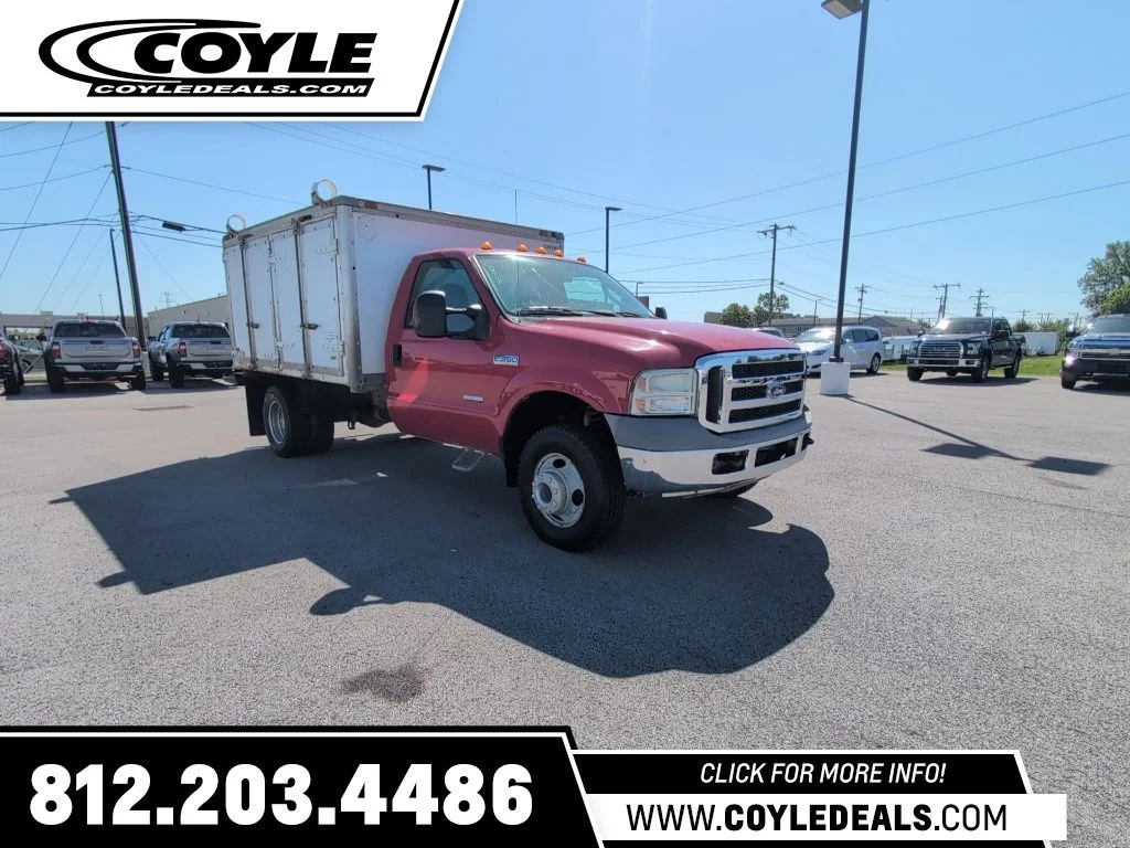 2005 Ford F-350 XL 4x4 Regular Cab 165-IN DRW's photo