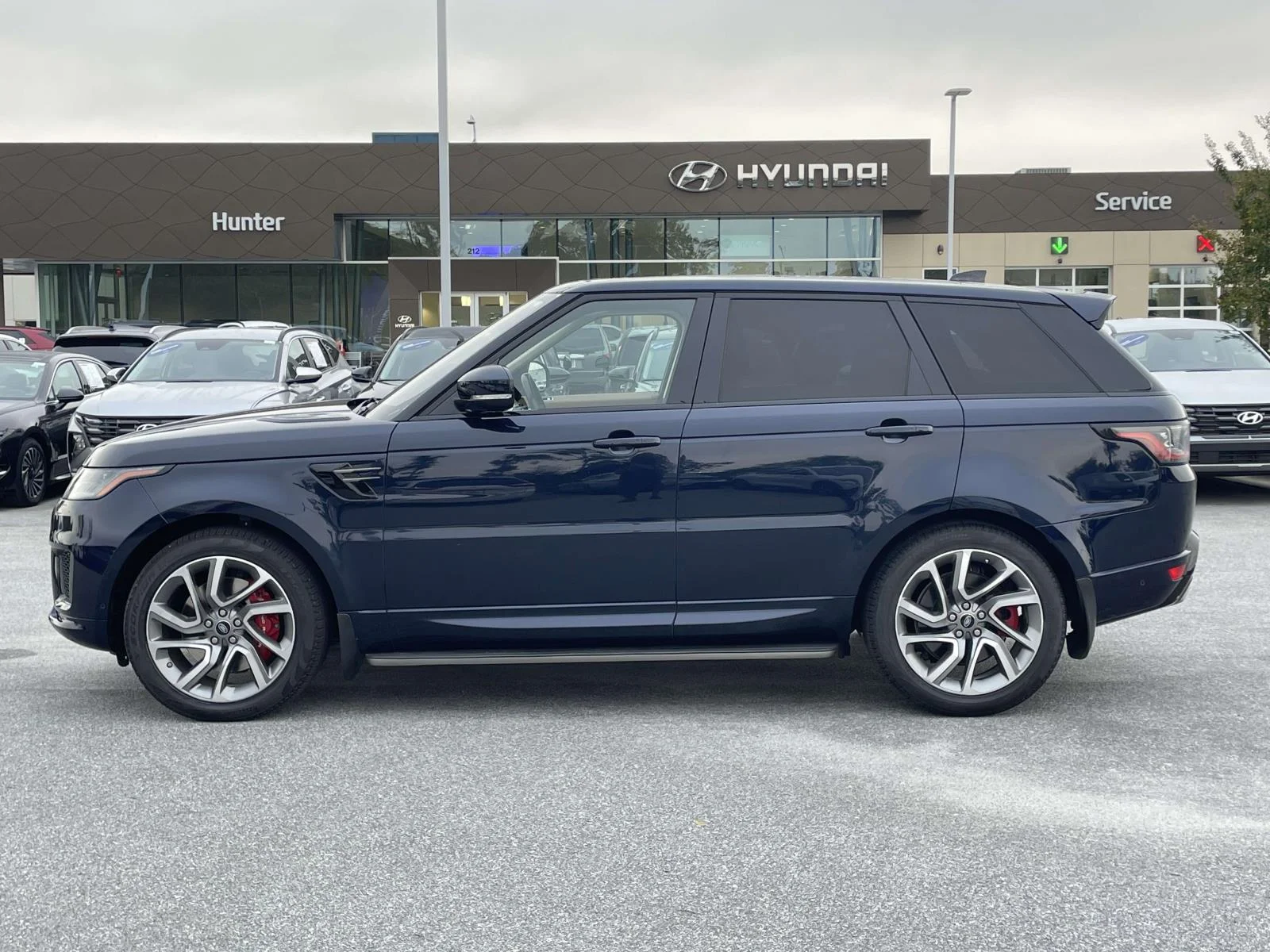 Used 2020 Portofino Blue Metallic Land Rover HSE Dynamic image 25