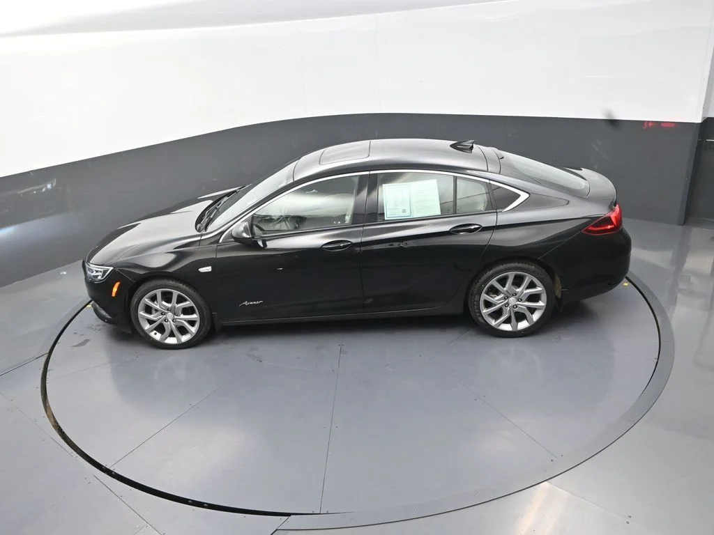 Used 2019 Black Buick Avenir image 18