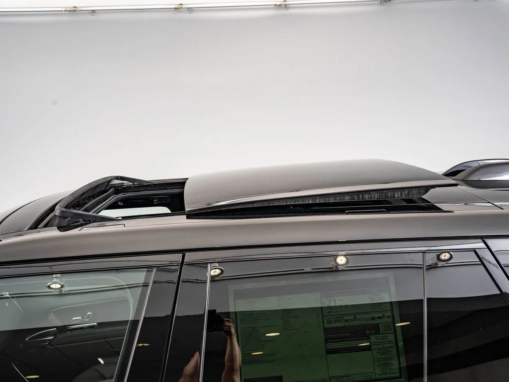 New 2026 Santorini Black Land Rover SE image 14