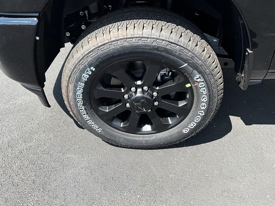 New 2026 Diamond Black Crystal Pearl-Coat Exterior Paint RAM Big Horn image 10