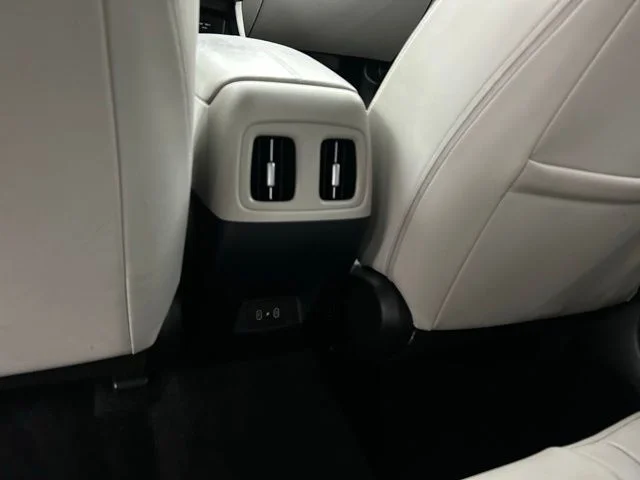 Used 2025 Black Hyundai SEL Convenience image 22