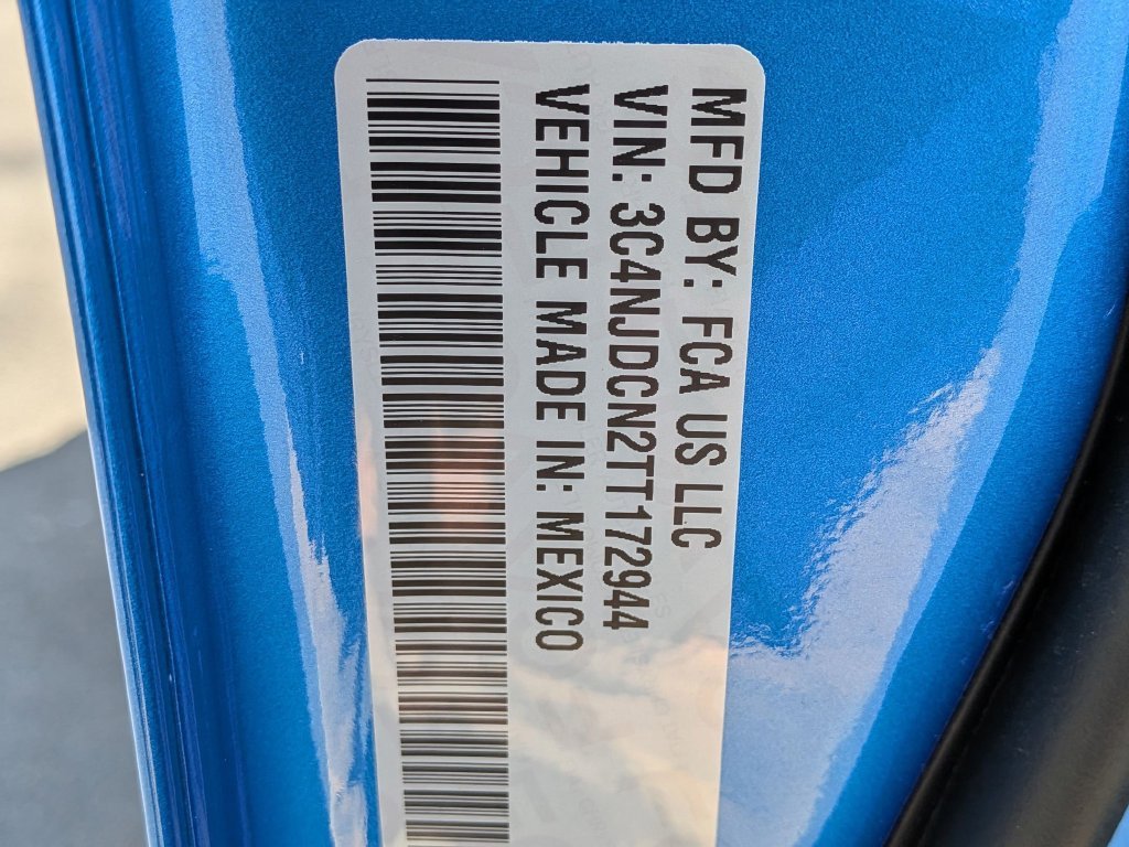 New 2026 Hydro Blue Pearl-Coat Exterior Paint Jeep Limited image 29