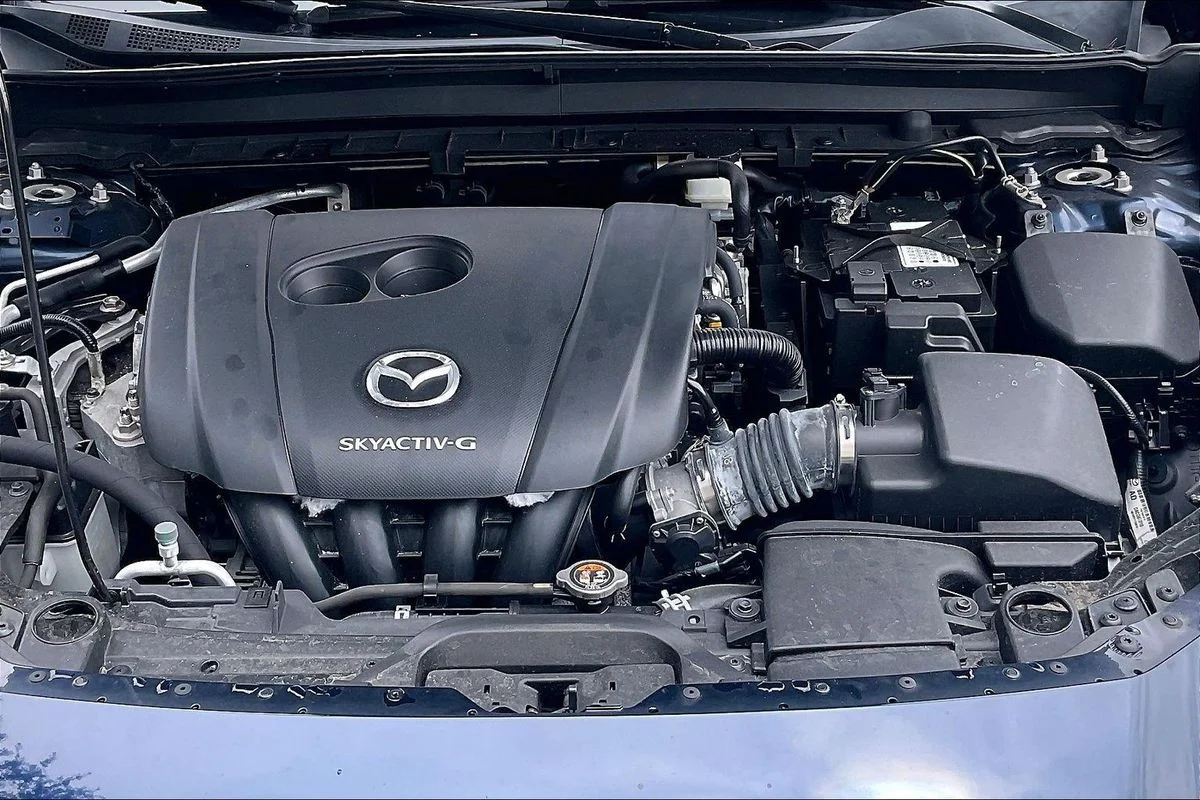 Used 2021  Mazda Select image 32