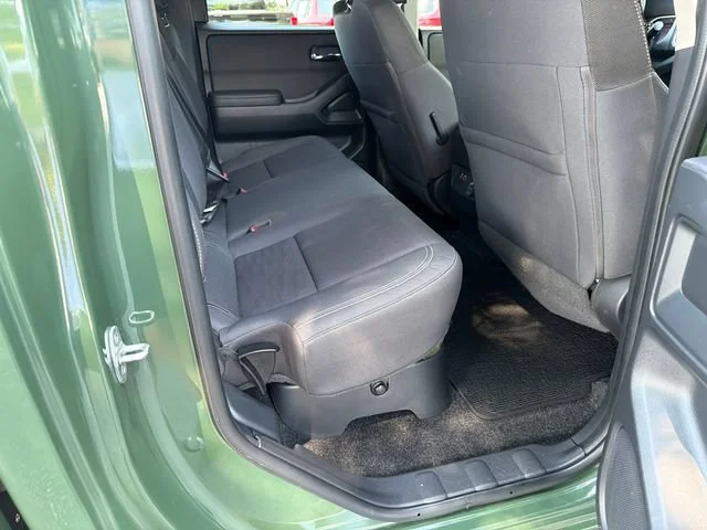 Used 2022 Green Nissan Crew Cab SV 4x2 image 15