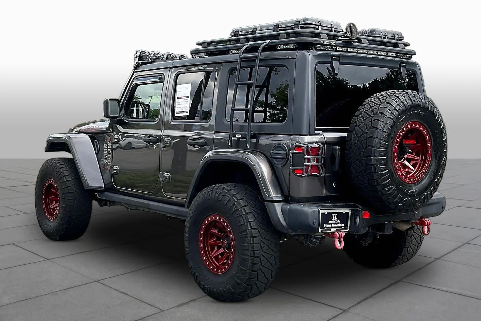 Used 2020 Granite Crystal Metallic Clearcoat Jeep Rubicon image 12