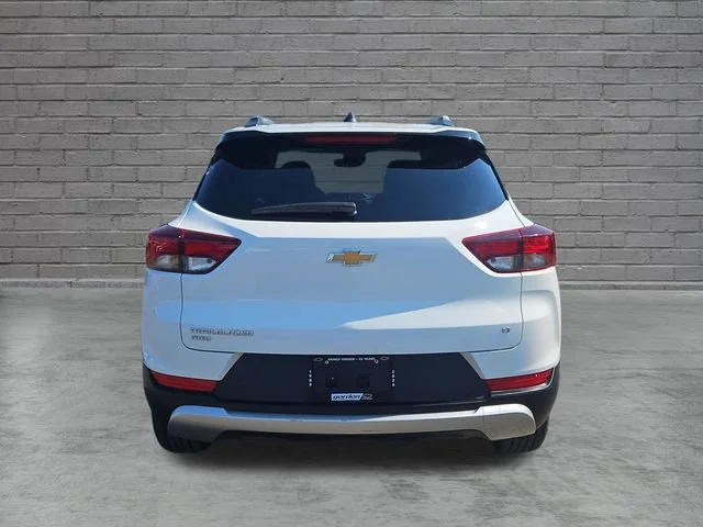 Used 2023 Summit White Chevrolet LT image 4