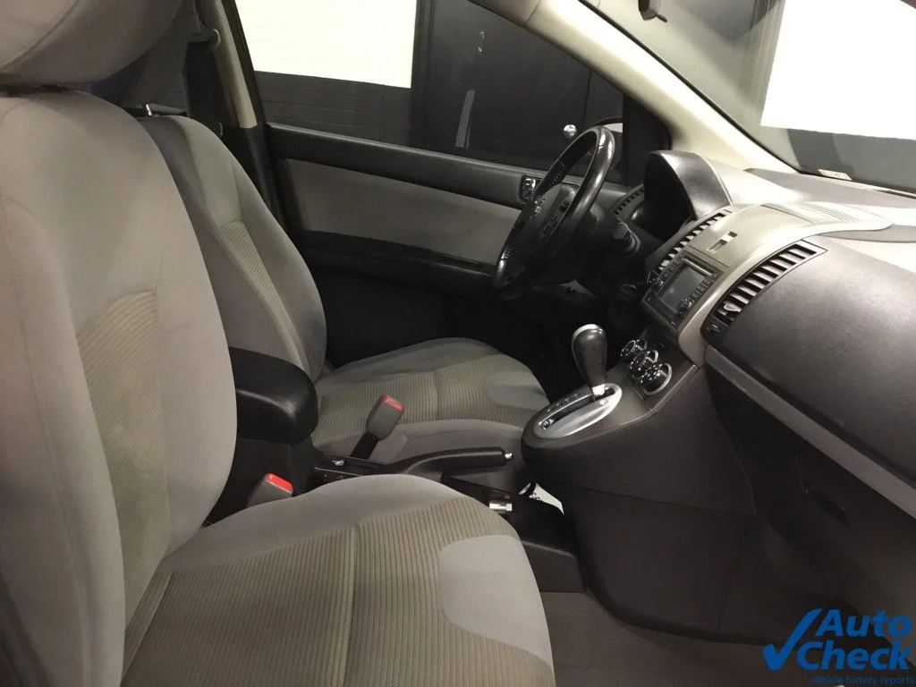 Used 2012 Black Nissan 2.0 SR image 35