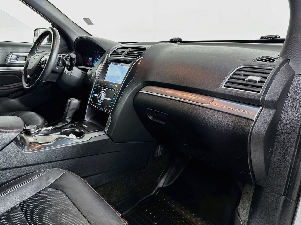 Used 2017 White Platinum Clearcoat Metallic Ford Sport image 31