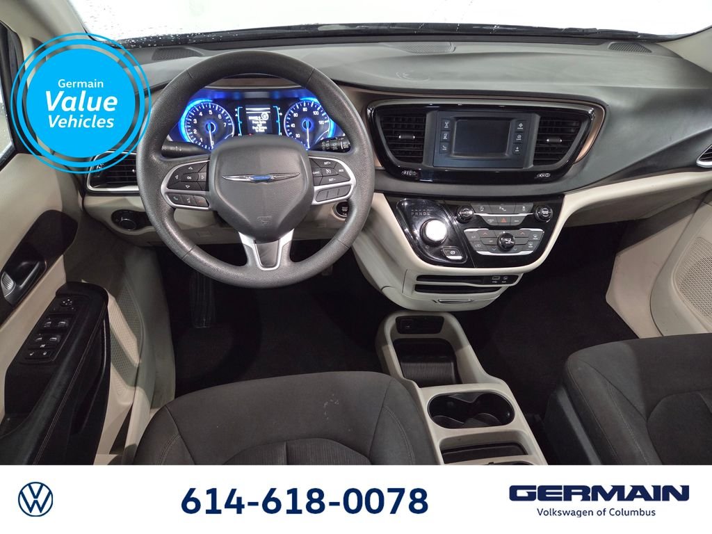 Used 2017 Blue Chrysler LX image 15