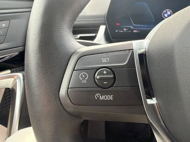 Used 2025 White BMW xDrive28i image 18