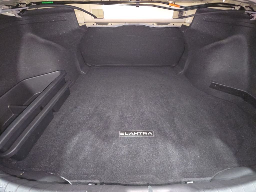 2025 Hyundai Elantra SEL - Photo 24