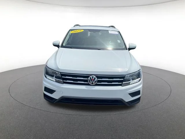 Used 2019 White Volkswagen 2.0T SE image 2
