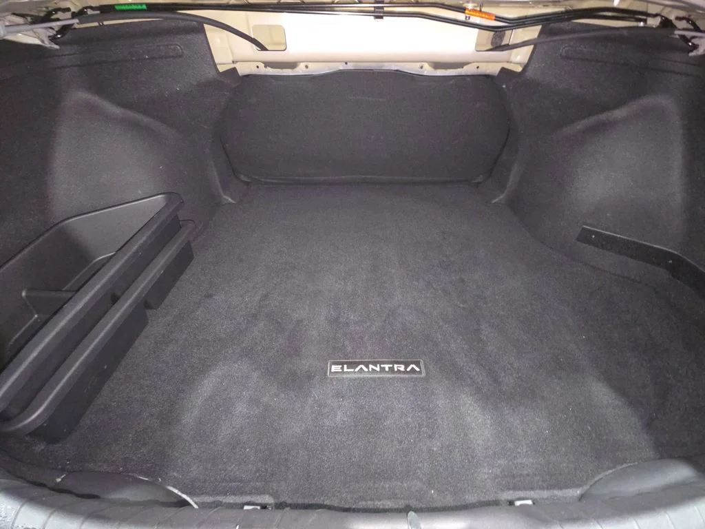 Used 2025 Silver Hyundai SEL Sport image 24