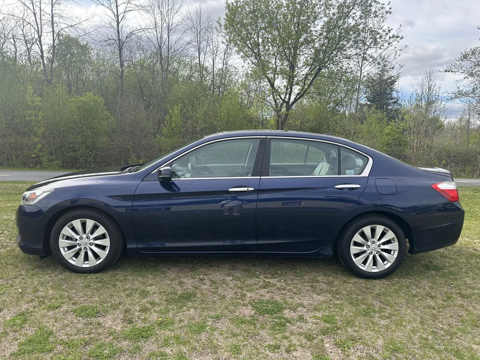 Used 2014 Honda Accord EX-L with VIN 1HGCR2F89EA286302 for sale in Waconia, Minnesota