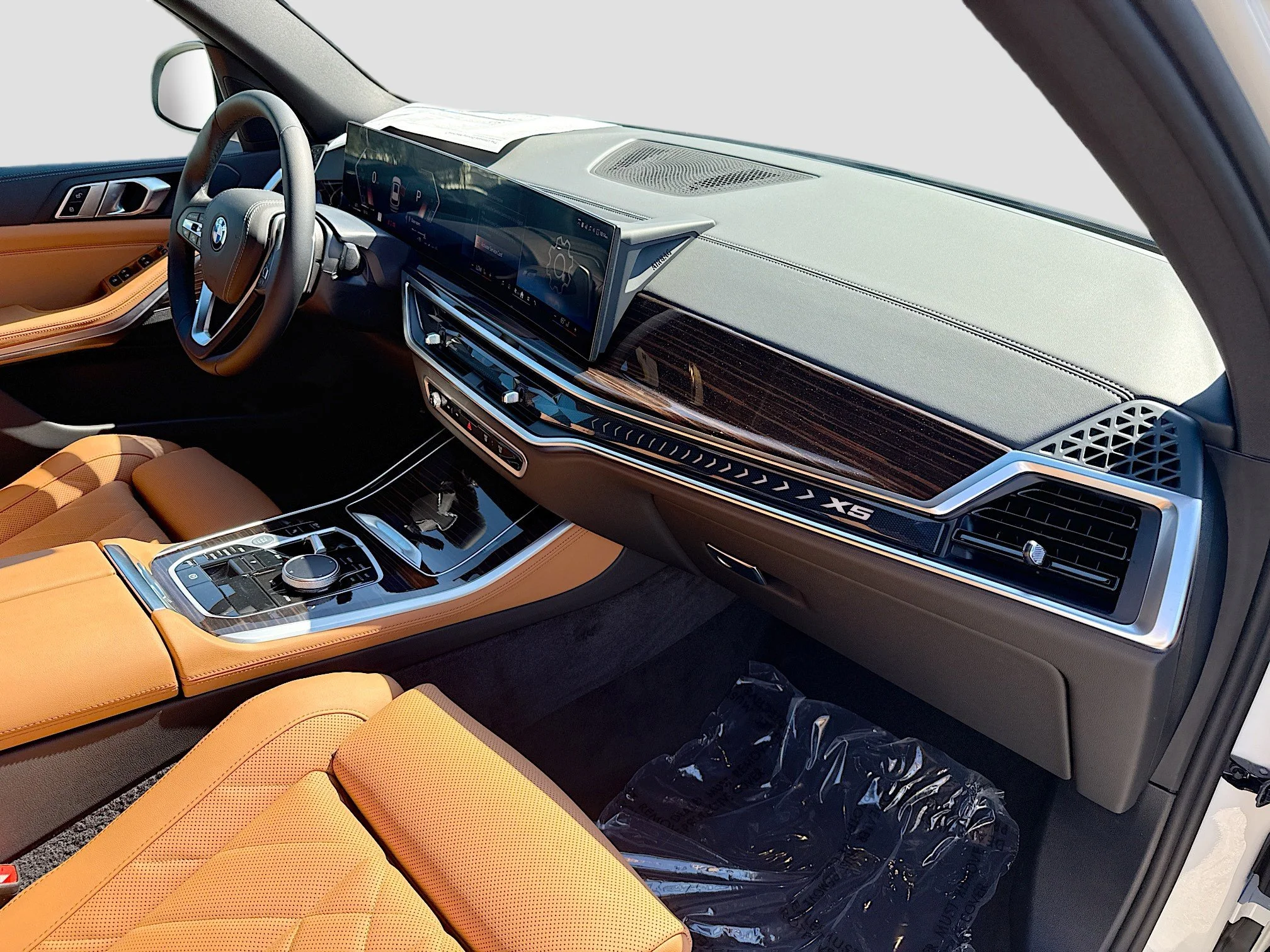 New 2026 Alpine White BMW sDrive40i image 15