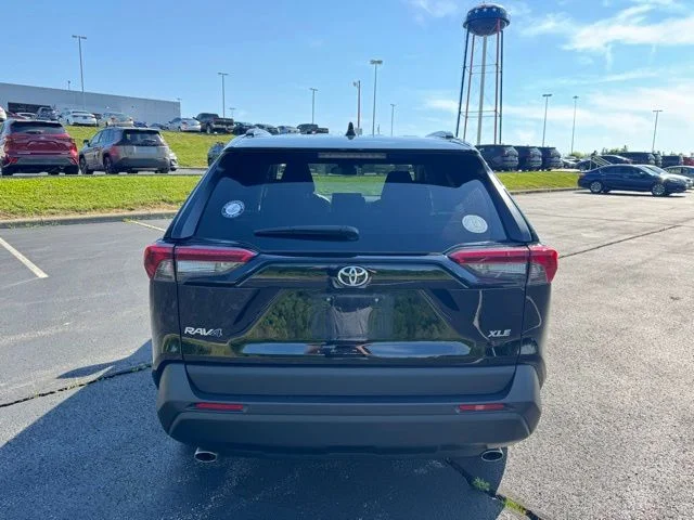 Used 2020 Midnight Black Metallic Toyota XLE image 4