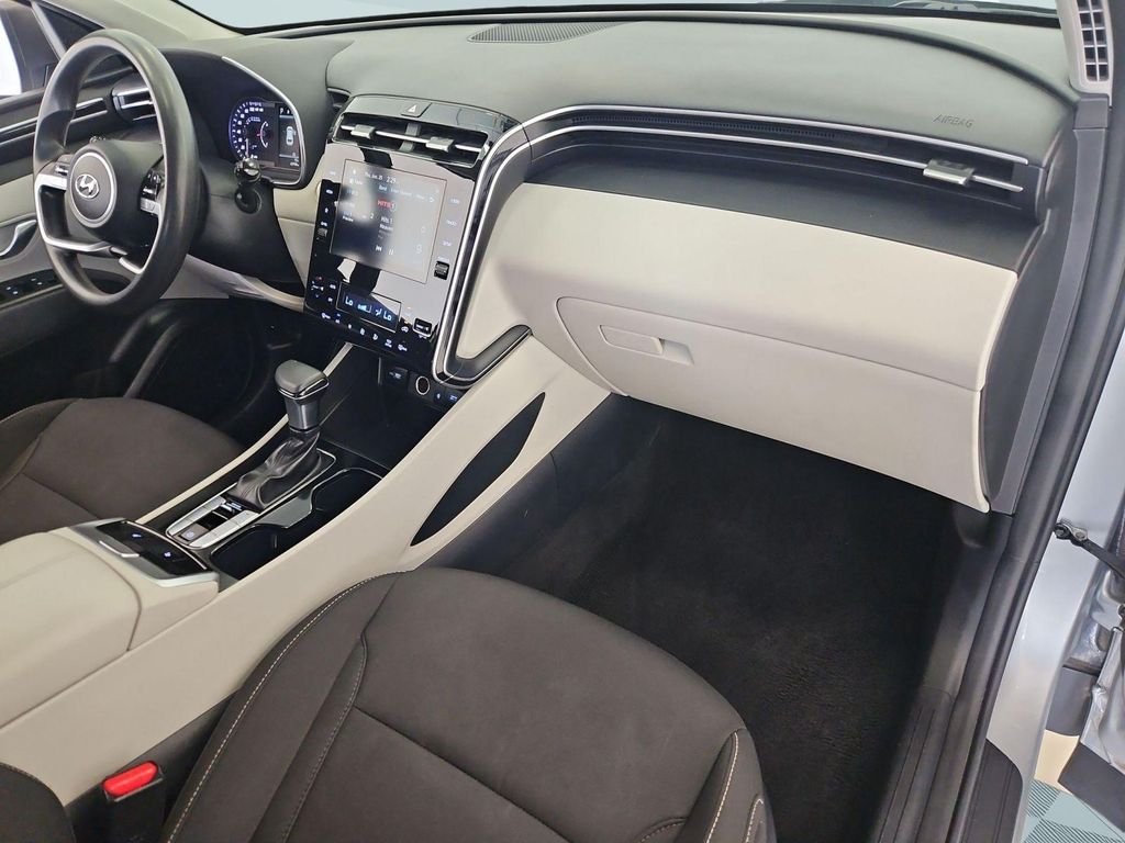 Used 2024 Silver Hyundai SEL image 29