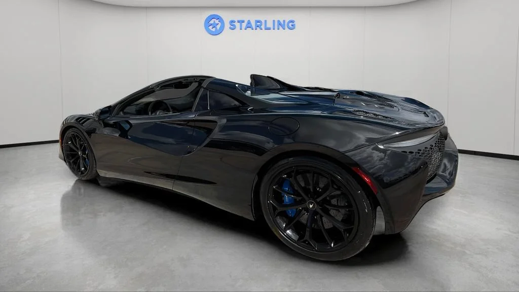 Used 2026  McLaren Spider image 26