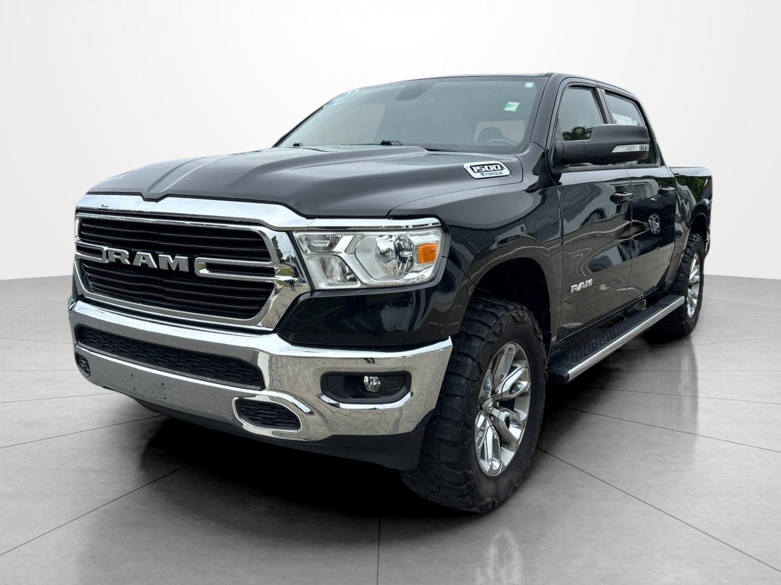 2021 RAM 1500 Big Horn/Lone Star 4x4 Crew Cab 5'7's photo