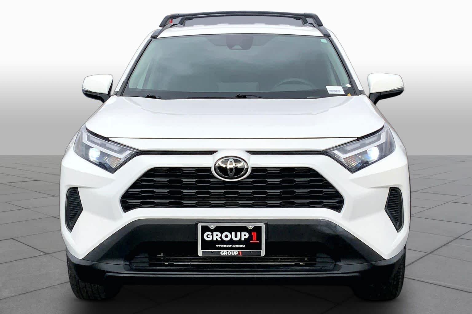 Used 2023 Ice Cap Toyota XLE image 4