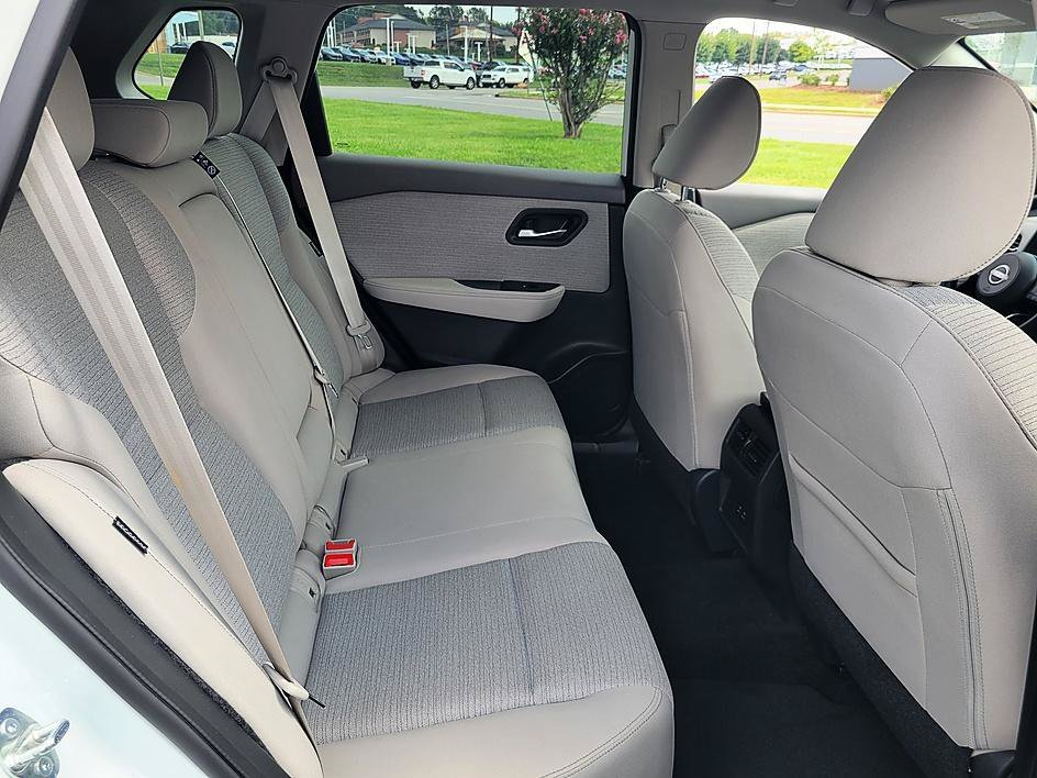 Used 2023 Pearl White Tricoat Nissan SV image 15