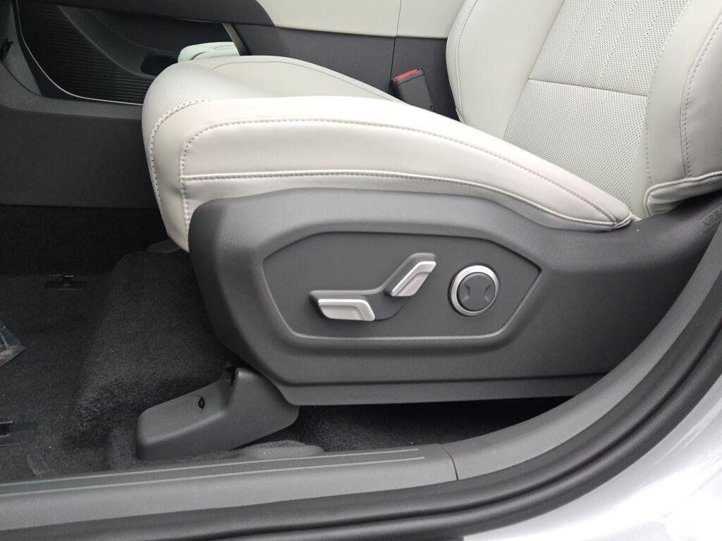 New 2026 Silver Hyundai SEL image 24