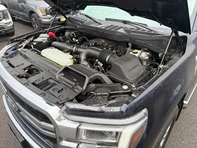 Used 2025 Antimatter Blue Metallic Ford Lariat image 53
