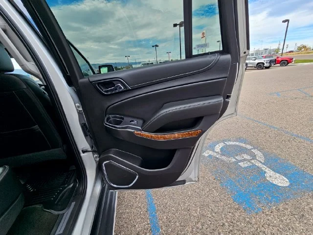 Used 2018 Silver Ice Metallic Chevrolet Premier image 25