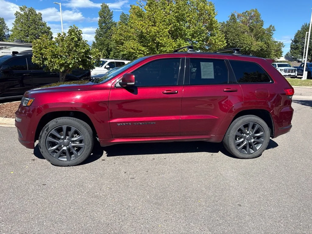 Used 2018 Red Jeep Overland image 2