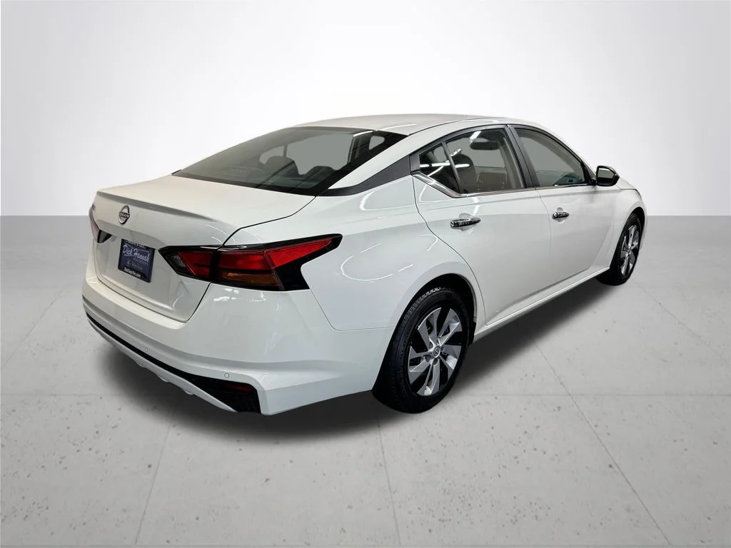 Used 2024 White Nissan 2.5 S image 7