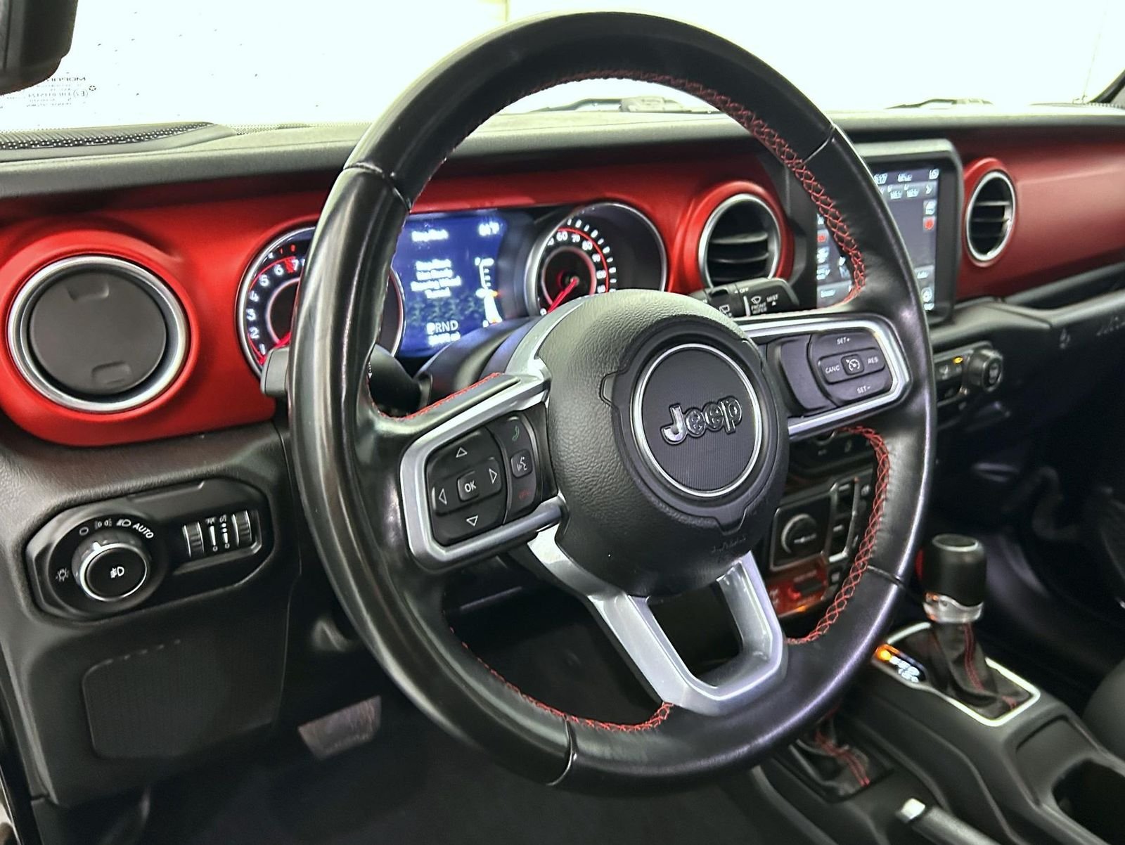 Used 2020 Black Jeep Unlimited Rubicon image 11
