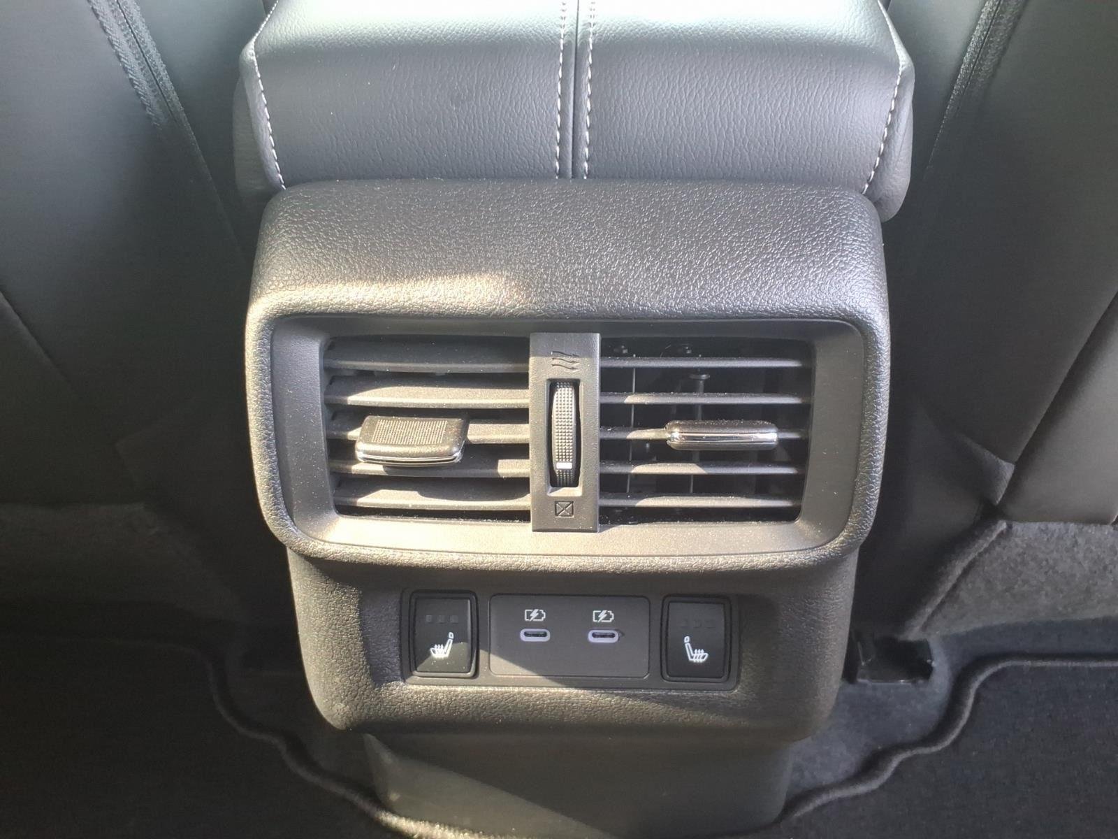 Used 2025 Everest White Pearl Tricoat Nissan Platinum image 20