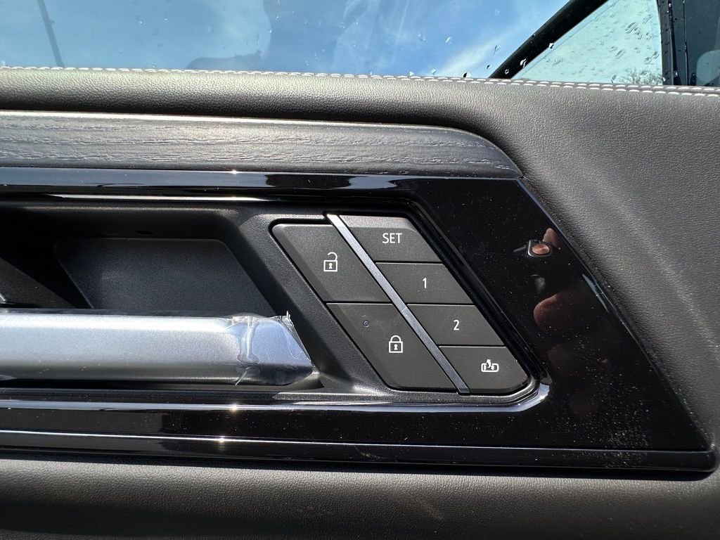 2026 GMC Yukon AT4 Ultimate - Photo 22