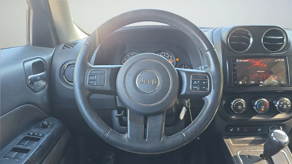 Used 2016 Gray Jeep Latitude image 34