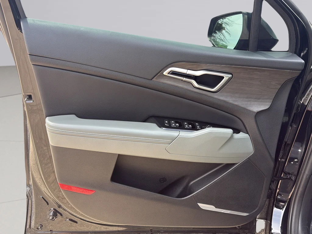 Certified Used 2023 Ebony Black Kia X-Line image 25