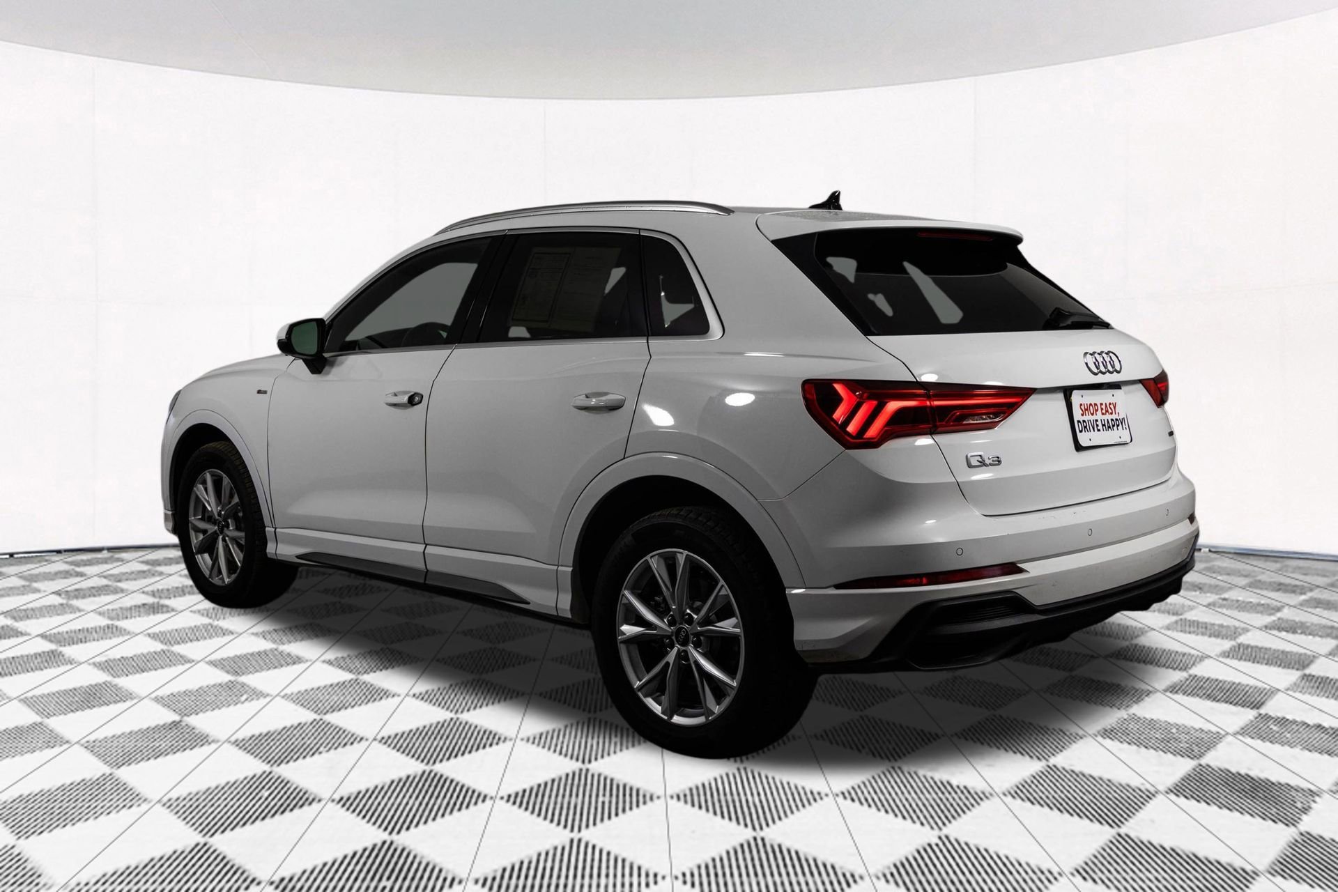 2023 AUDI Q3 - Image 11