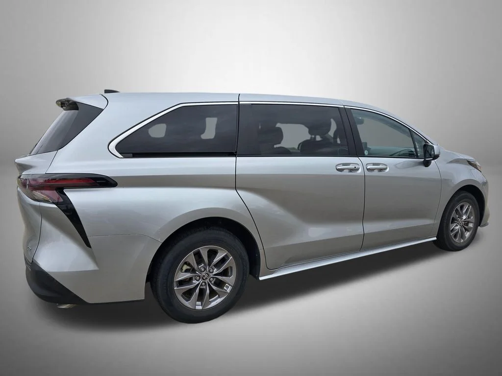 Used 2025 Silver Toyota LE image 3