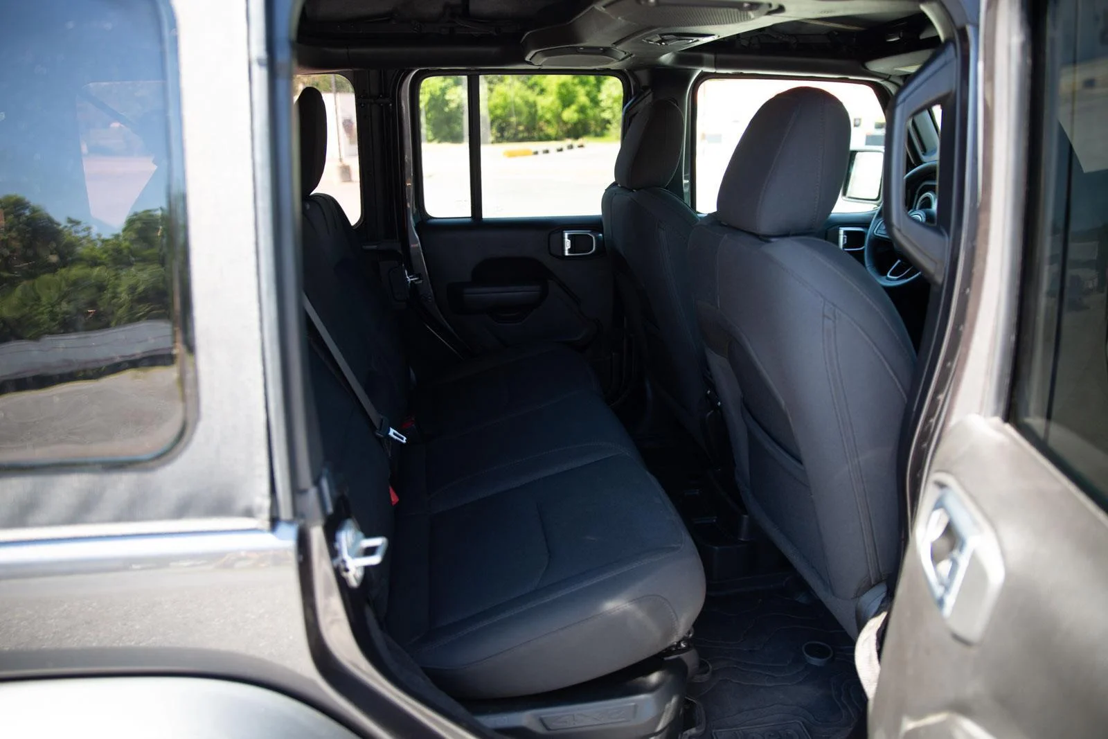 Used 2023 Granite Crystal Metallic Clearcoat Jeep SW image 22