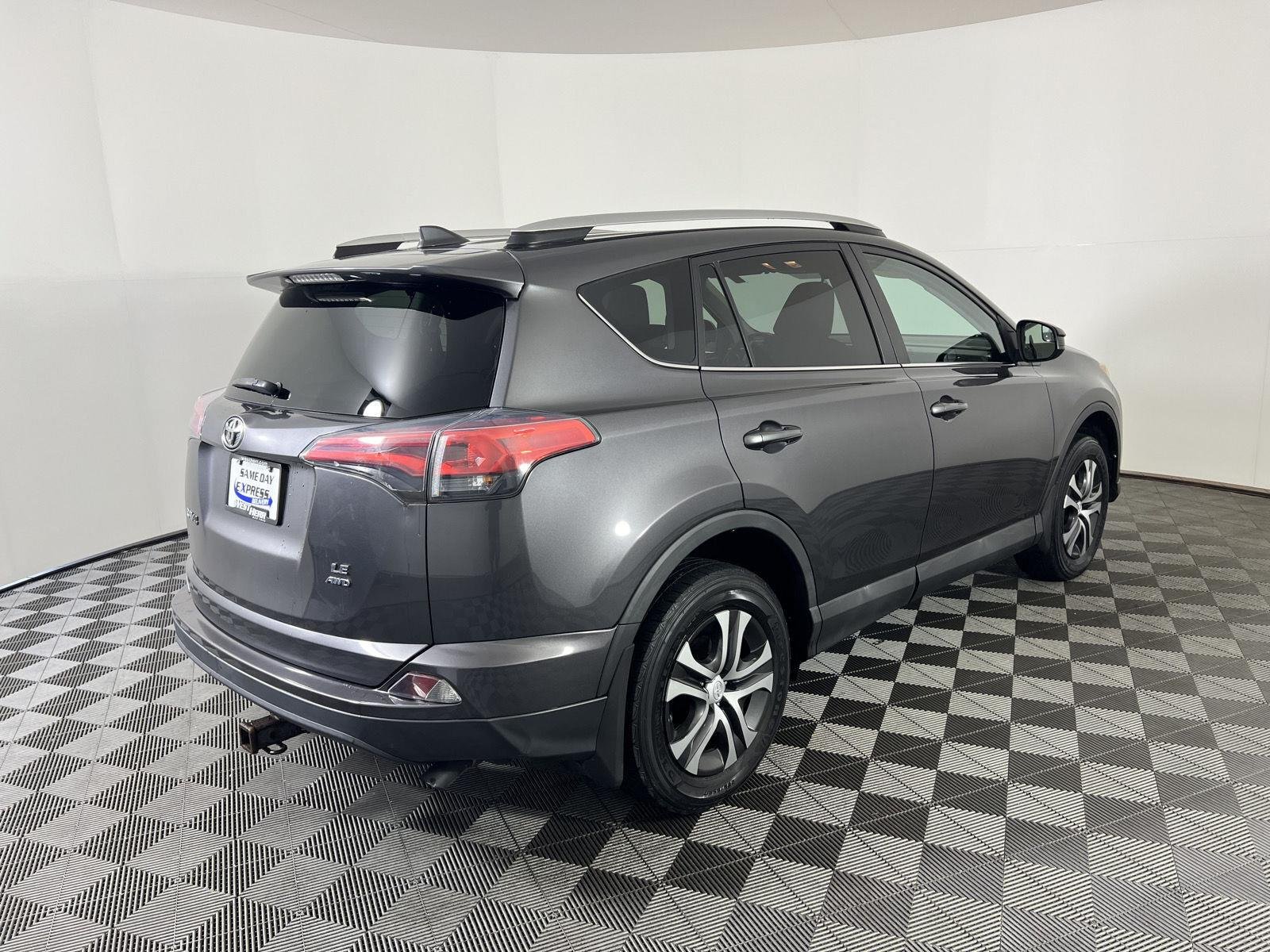 Used 2016 Magnetic Gray Metallic Toyota LE image 8
