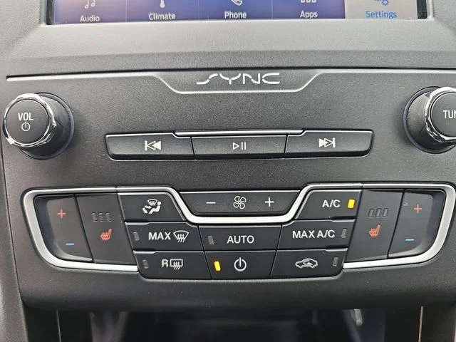 Used 2020 White Ford SE image 24