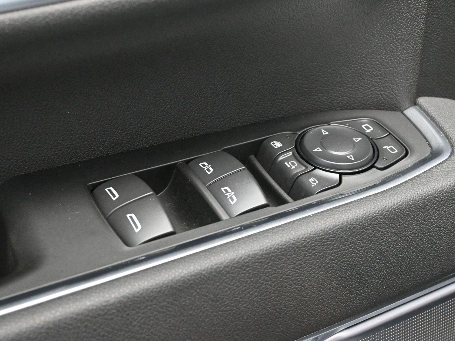 Used 2026 Polar White Tricoat Chevrolet High Country DRW image 12