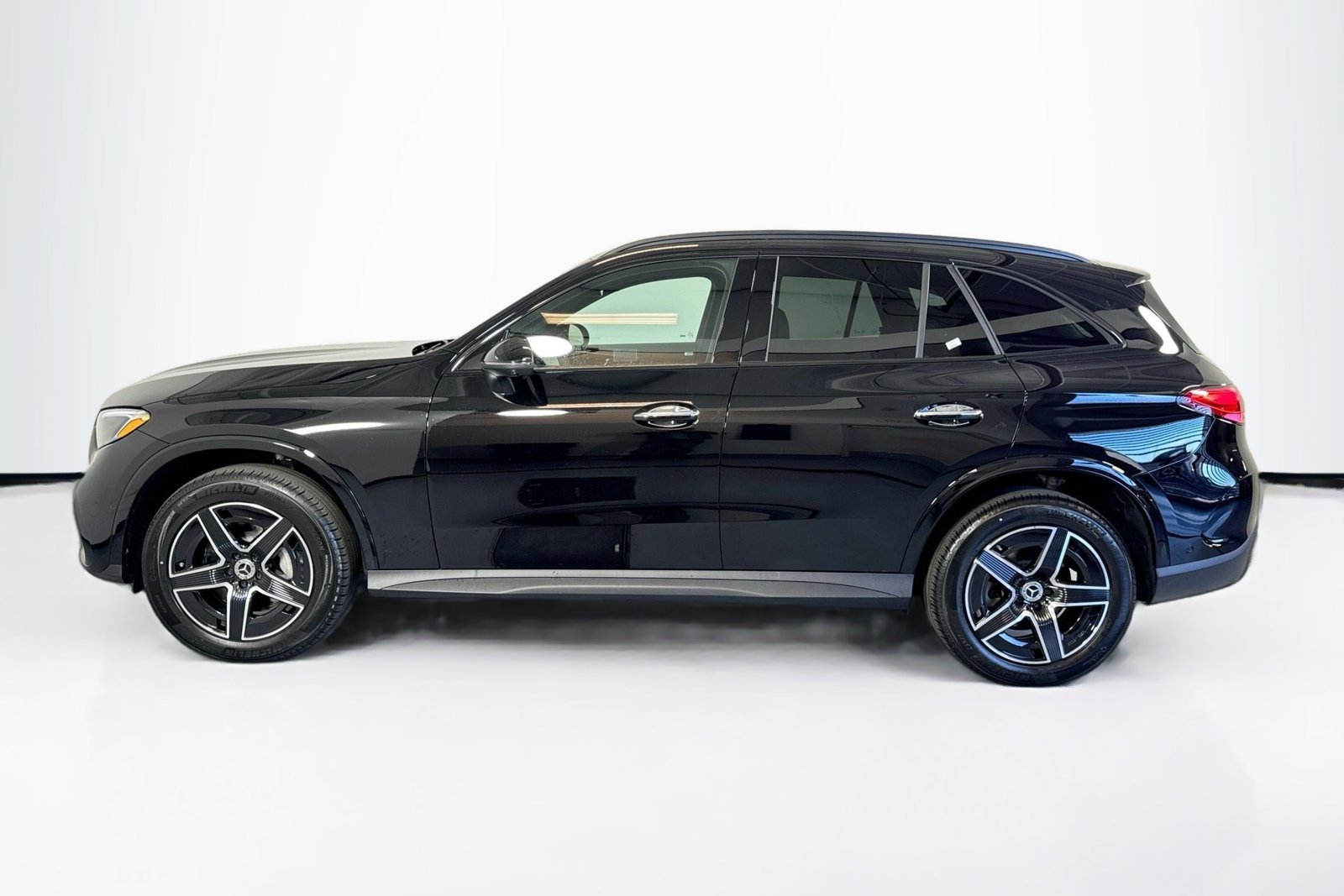 New 2026 Black Mercedes-Benz GLC 300 image 8