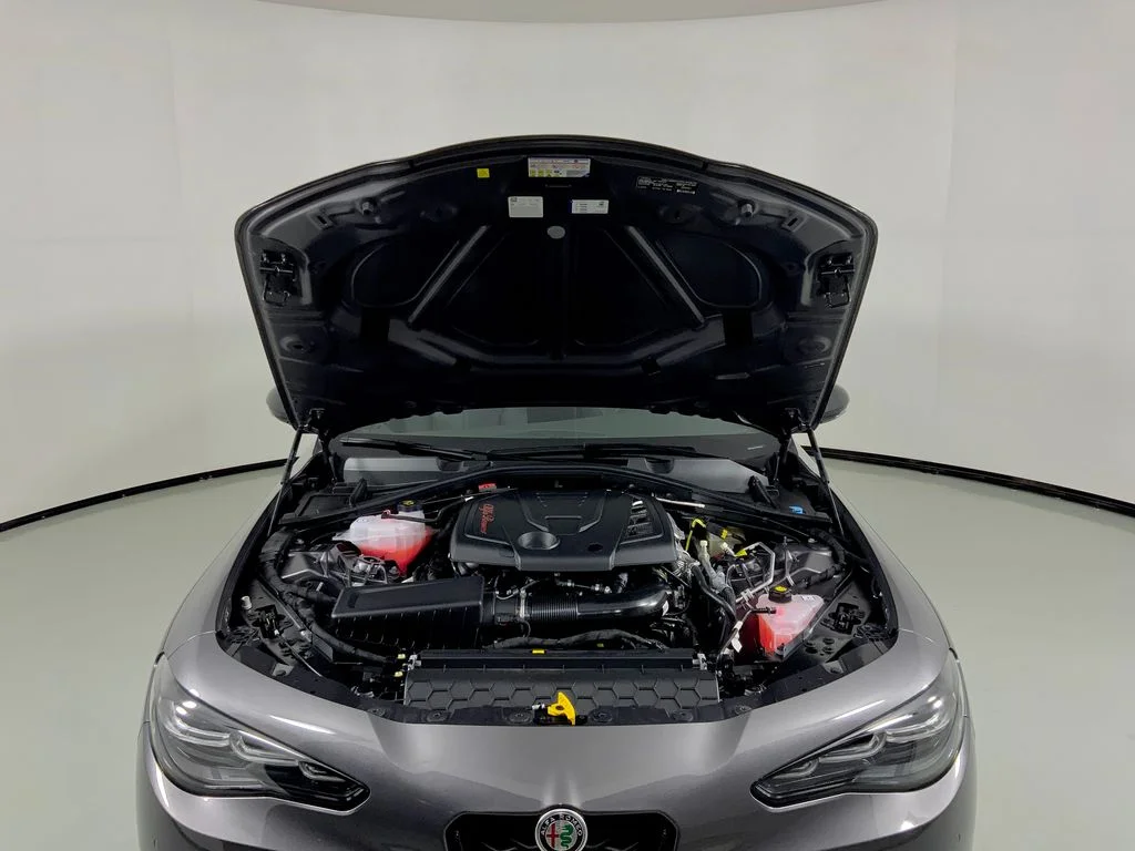 2026 Alfa Romeo Giulia Base - Photo 8